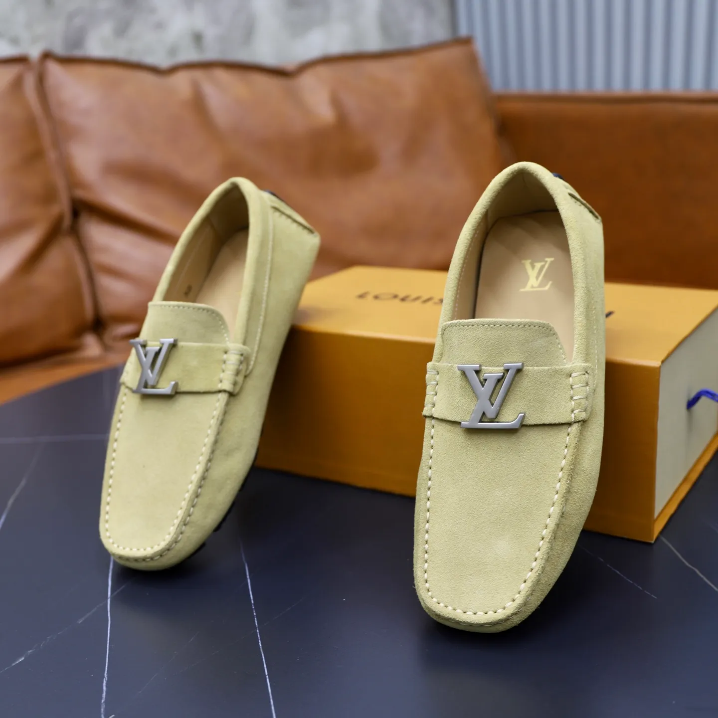Ex-factory price: 480💰【LV】Louis Vuitton ⚠️High-end men’s driving and pedal series ⚠️38-44 (customized for 45) ⚠️All original cowhide leather! Thick and soft! Made entirely of calfskin lining! Rubber sheet anti-slip beanie sole! Three-dimensional package technology! Fashionable and classic! Handicrafts! Original high quality! Feel free to compare!